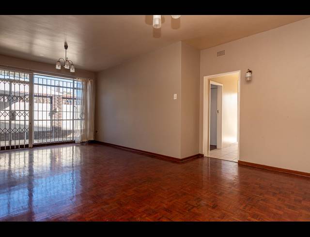 12 BEDROOM APARTMENT BLOCK FOR SALE IN ROSETTENVILLE